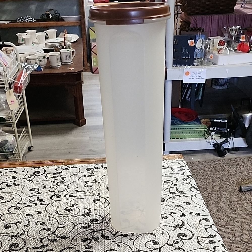 Vintage Tupperware Spaghetti Keeper